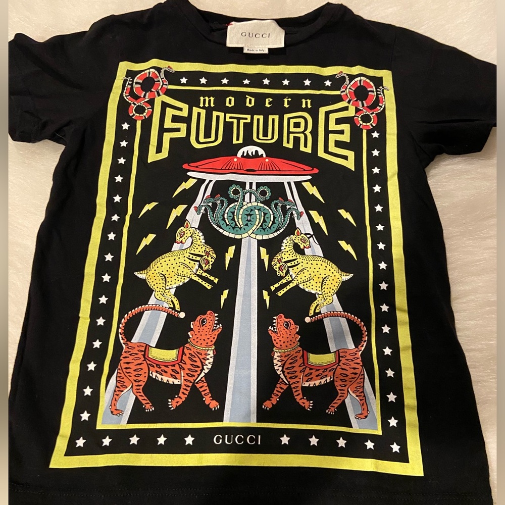 Authentic Gucci T-shirt, size 5T excellent condition